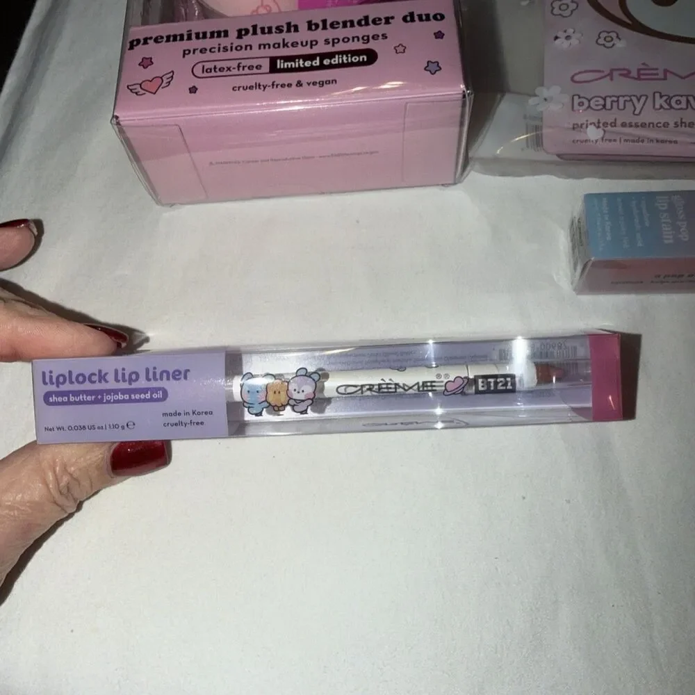 Hello Kitty Premium Plush Blender Duo Creme Shop MakeupSponge, Lip Stain,ETC New